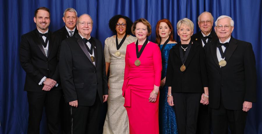 Supporters Honored at 19th Annual Distinguished Alumni & Service Awards